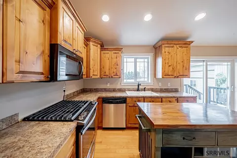 Kitchen - 195 N 3806 E, Rigby, ID 83442 photo 6 of 8