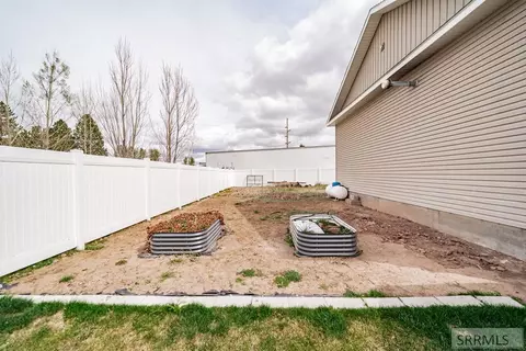 Exterior - 195 N 3806 E, Rigby, ID 83442 photo 6 of 15