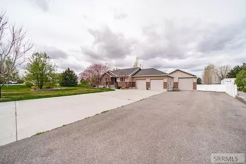 Exterior - 195 N 3806 E, Rigby, ID 83442 photo 12 of 15