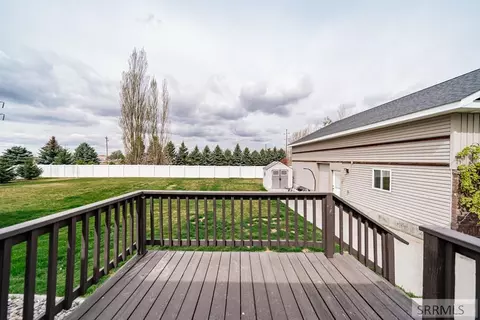 Exterior - 195 N 3806 E, Rigby, ID 83442 photo 5 of 15