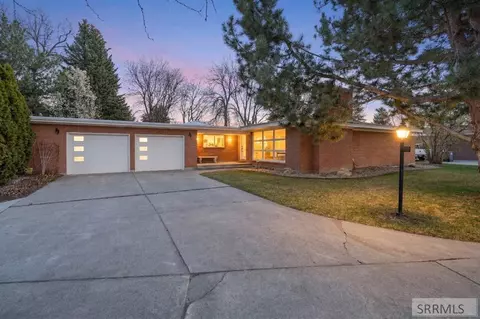 3004 Westmoreland Cir, Idaho Falls, ID 83402
