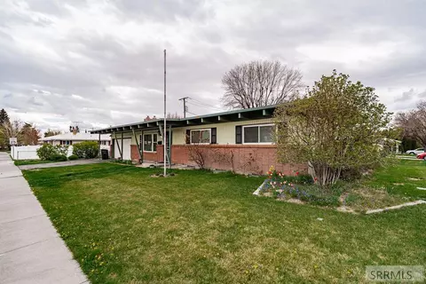 819 Raymond Dr, Idaho Falls, ID 83402