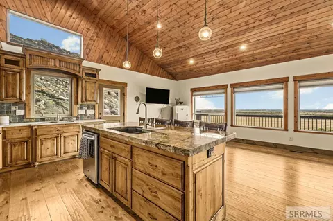 Kitchen - 3979 Hangmans Loop, Menan, ID 83434 photo 7 of 8