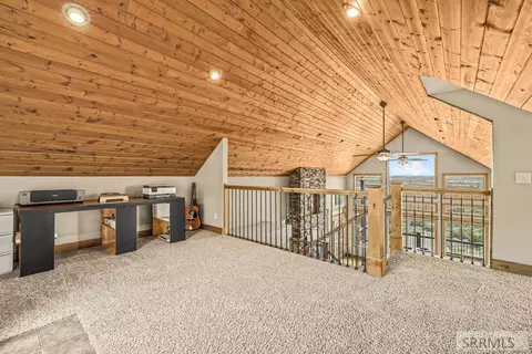 Entry Way - 3979 Hangmans Loop, Menan, ID 83434 photo 6 of 9