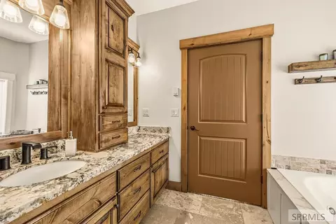 Bath - 3979 Hangmans Loop, Menan, ID 83434 photo 1 of 4