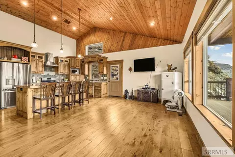 Kitchen - 3979 Hangmans Loop, Menan, ID 83434 photo 8 of 8