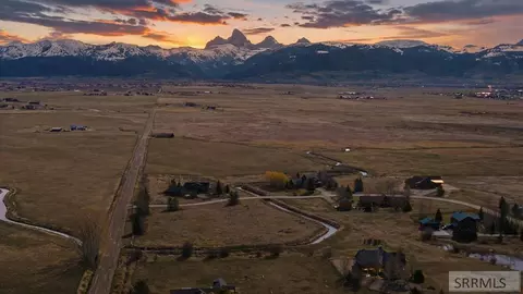 2960 Sage Creek Dr, Tetonia, ID 83452