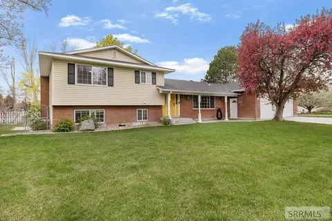 3920 Georgia Ln, Ammon, ID 83406