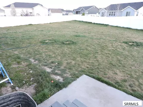 Exterior - 605 Boulder St, Rigby, ID 83442 photo 3 of 7