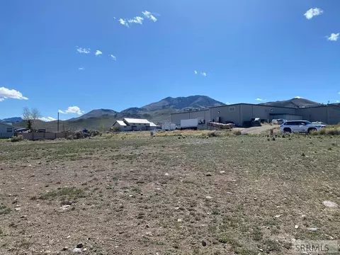 911 Custer St, Challis, ID 83226 photo 4