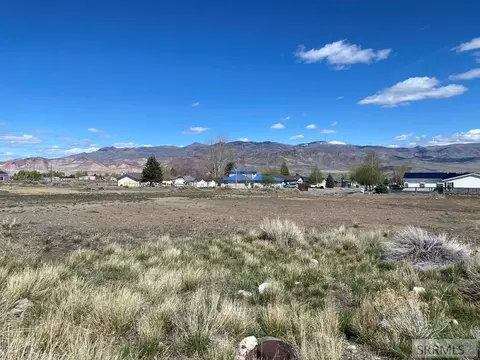 911 Custer St, Challis, ID 83226 photo 2