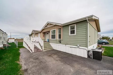 2139 N Pinewood Dr, Idaho Falls, ID 83401