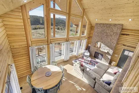 Dining - 32 Valley View Cir, Irwin, ID 83428 photo 2 of 2