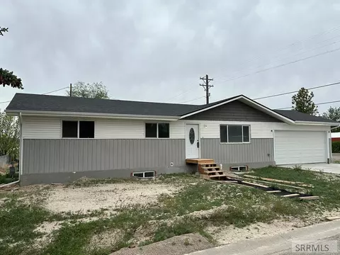 3975 Henderson Ln, Pocatello, ID 83201