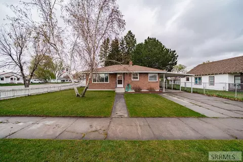211 E Pine St, Shelley, ID 83274