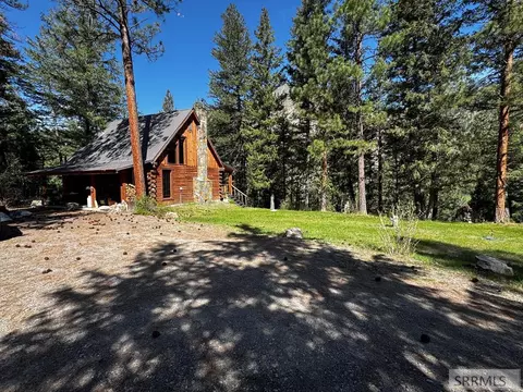21 Sheep Creek Rd, North Fork, ID 83466