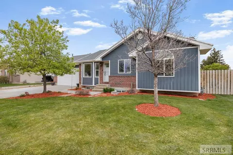 3133 E Pinnacle Dr, Idaho Falls, ID 83401