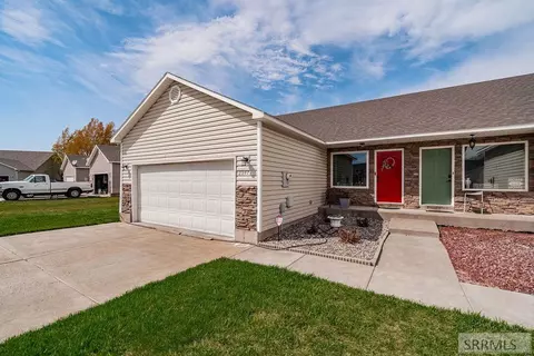 2947 Glenn Cove Ct, Ammon, ID 83406