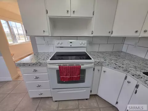 Kitchen - 6850 S 2000 W, Rexburg, ID 83440 photo 2 of 4