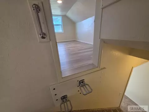 Entry Way - 6850 S 2000 W, Rexburg, ID 83440 photo 5 of 7