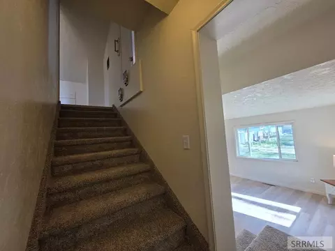 Entry Way - 6850 S 2000 W, Rexburg, ID 83440 photo 4 of 7