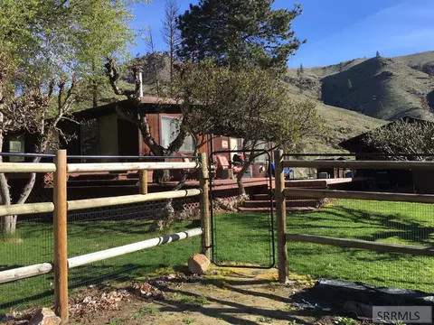 71 Chinook Dr, Shoup, ID 83469