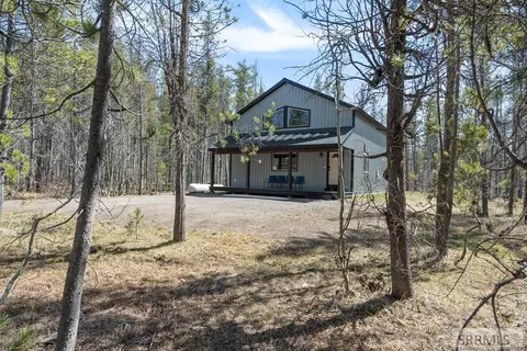 4062 Steelhead Dr, Island Park, ID 83429
