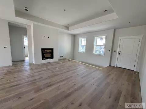 Living - 6540 Crown Cres, Ammon, ID 83406 photo 5 of 7