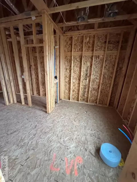 Bath - 6540 Crown Cres, Ammon, ID 83406 photo 2 of 4