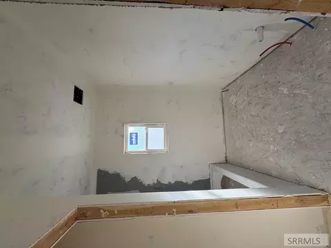 Bath - 6540 Crown Cres, Ammon, ID 83406 photo 3 of 4