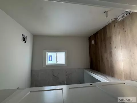 Bath - 6540 Crown Cres, Ammon, ID 83406 photo 5 of 7