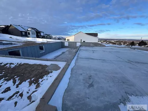 Exterior - 6540 Crown Cres, Ammon, ID 83406 photo 7 of 11