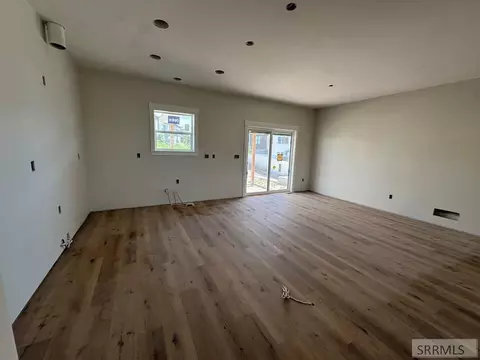 Living - 6540 Crown Cres, Ammon, ID 83406 photo 3 of 7