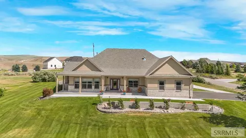 8065 S Black Hawk Dr, Idaho Falls, ID 83406