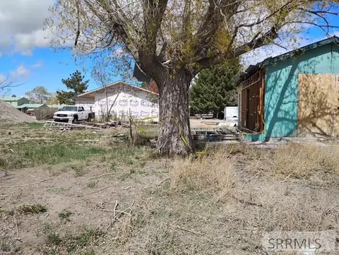 695 W Joan Ave, Arco, ID 83213