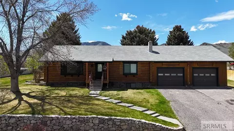223 W Summit Cir, Challis, ID 83226