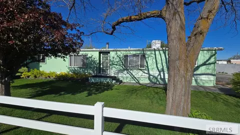 441 Cedar St, Blackfoot, ID 83221