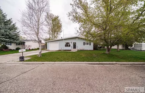 3715 E Vaughn St, Ammon, ID 83406