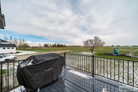 Exterior - 440 N 3846 E, Rigby, ID 83442 photo 7 of 10