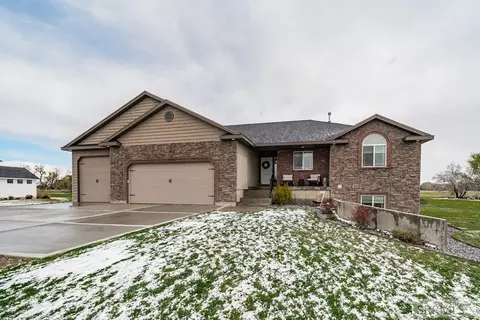 Exterior - 440 N 3846 E, Rigby, ID 83442 photo 1 of 10