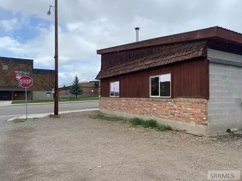 Exterior - 730 Main Ave, Challis, ID 83226 photo 1 of 3
