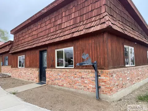 Exterior - 730 Main Ave, Challis, ID 83226 photo 2 of 3