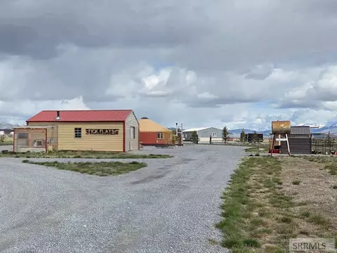 5594 Fish Hatchery Rd, Mackay, ID 83251