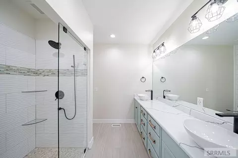 Bath - 3710 E 337 N, Rigby, ID 83442 photo 1 of 13