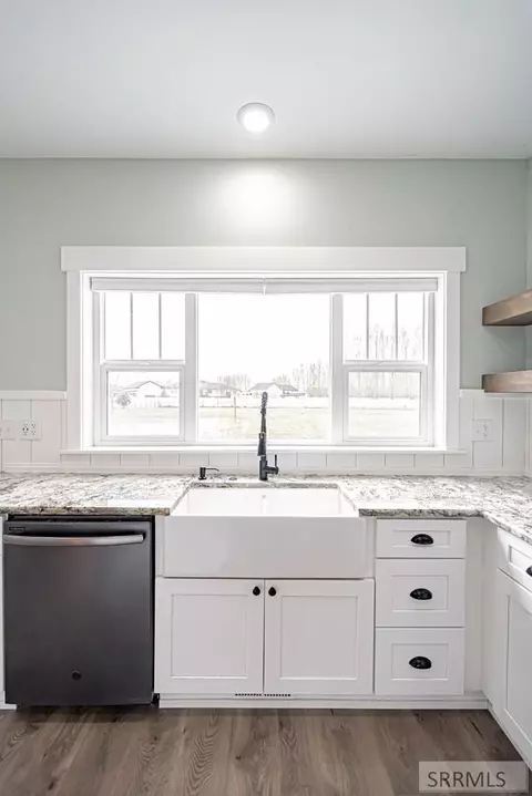 Kitchen - 3710 E 337 N, Rigby, ID 83442 photo 6 of 9