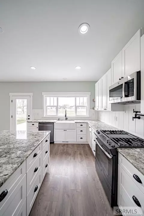 Kitchen - 3710 E 337 N, Rigby, ID 83442 photo 8 of 9