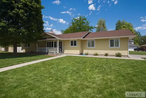 2945 Chaparral Dr, Idaho Falls, ID 83404