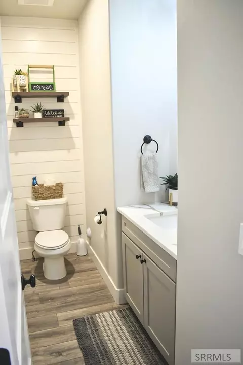 Bath - 3820 Hirschi Loop Rd, Rexburg, ID 83440 photo 1 of 7