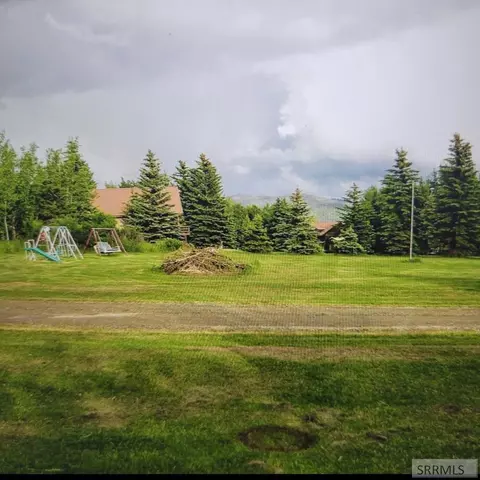3887 Lake Shore Dr, Island Park, ID 83429