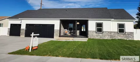 735 Sunset Ct, Shelley, ID 83274